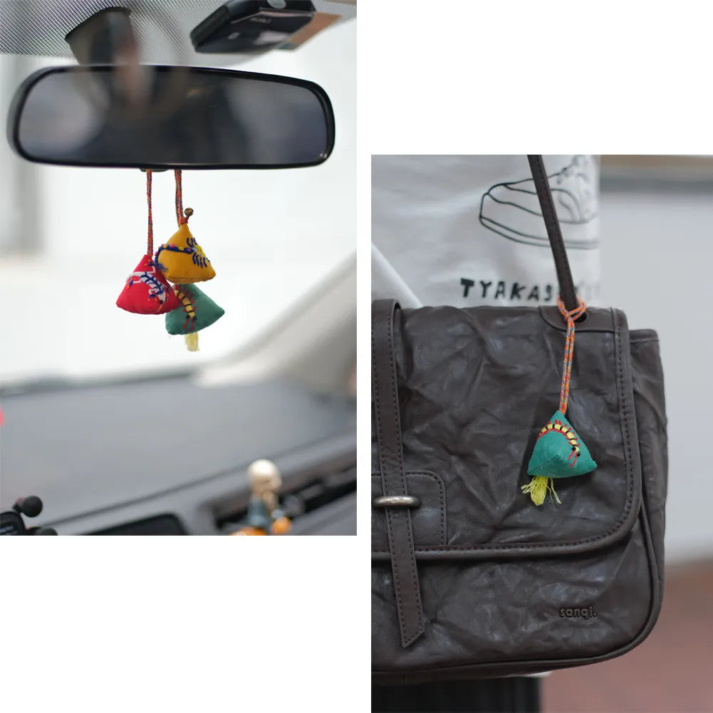 hang Five Poisons Sachet in the car or on the bag