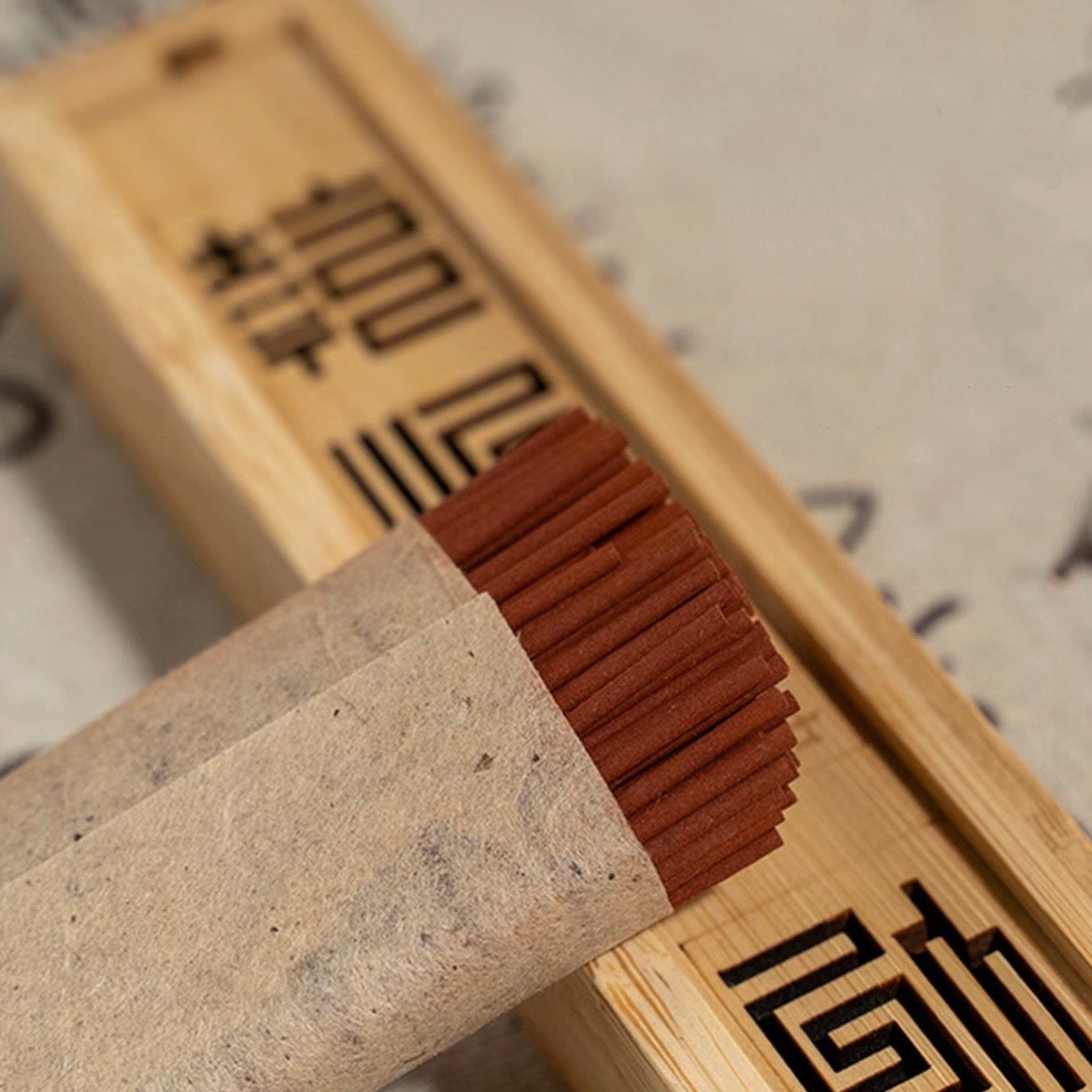 agarwood and sandalwood incense sticks for removing negative energy